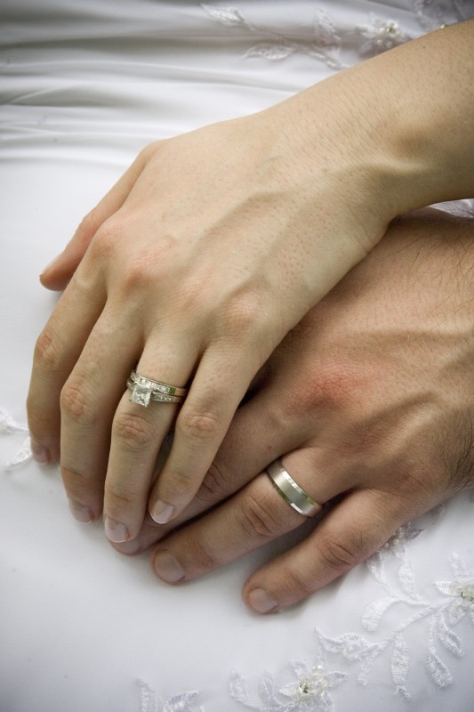 26599d1258430583-heartbroken-lost-wedding-rings-rings-1-.jpg 26599d1258430583-heartbroken-lost-wedding-rings-rings-1-.jpg