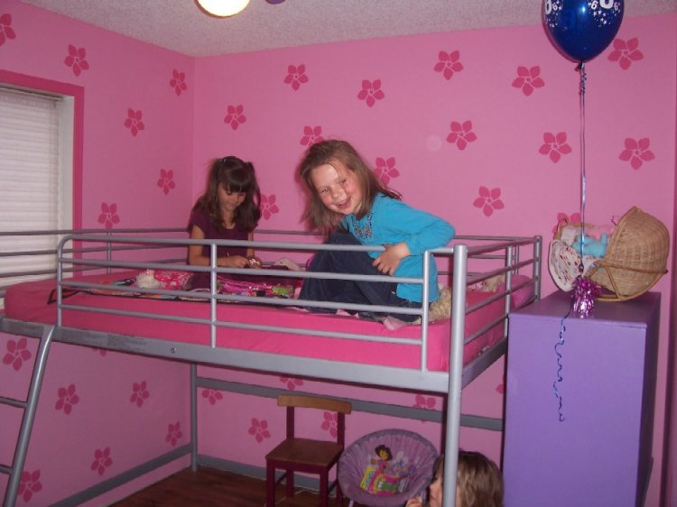 Name:  Syd's 6th birthday small.jpg
Views: 42
Size:  61.3 KB