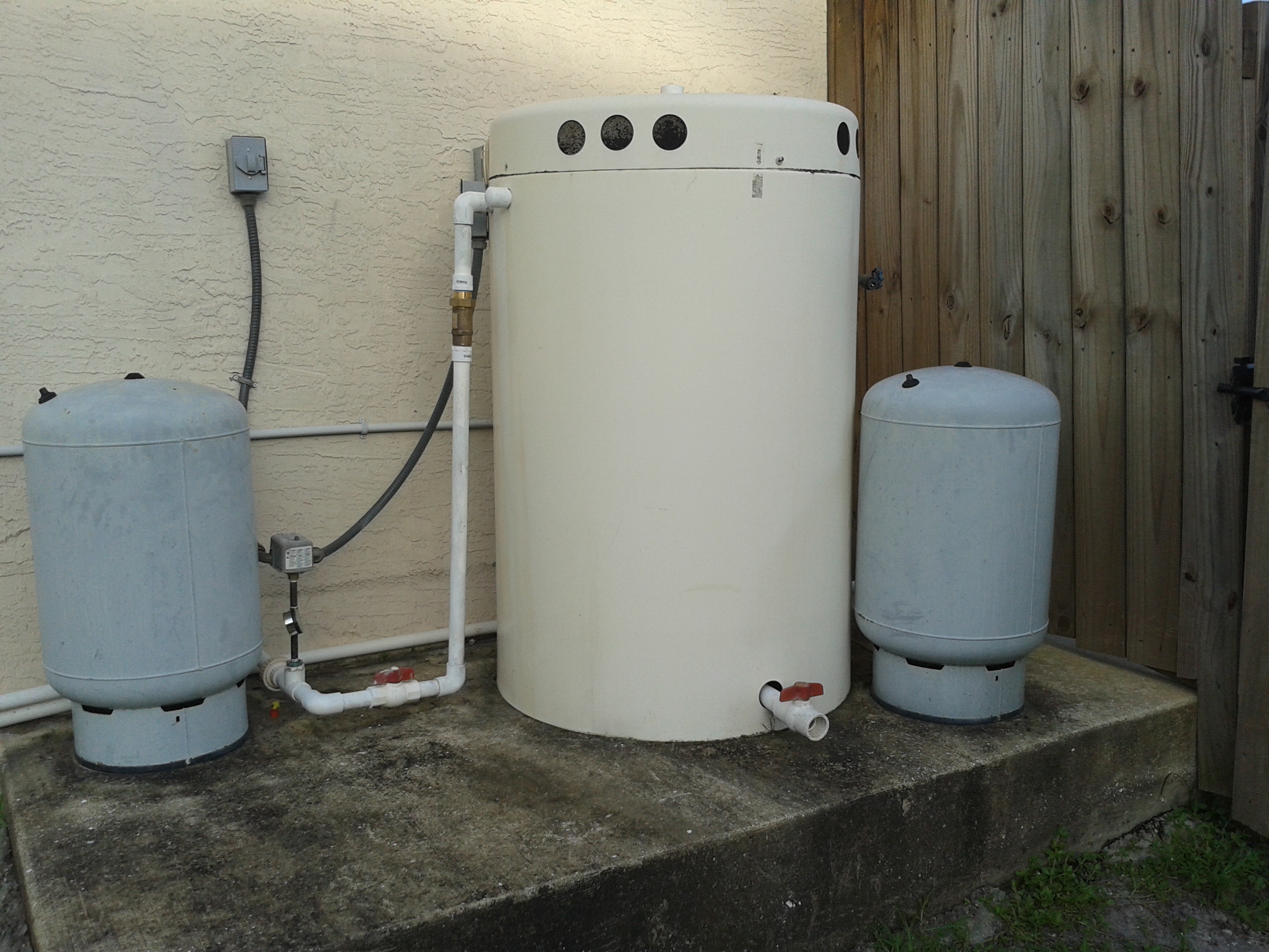 Name:  well tanks.jpg
Views: 7422
Size:  1.81 MB