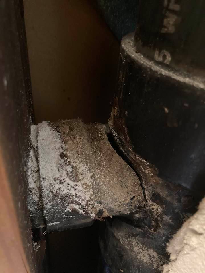 Name: broken pipeee.jpg
Views: 1395
Size: 54.9 KB
