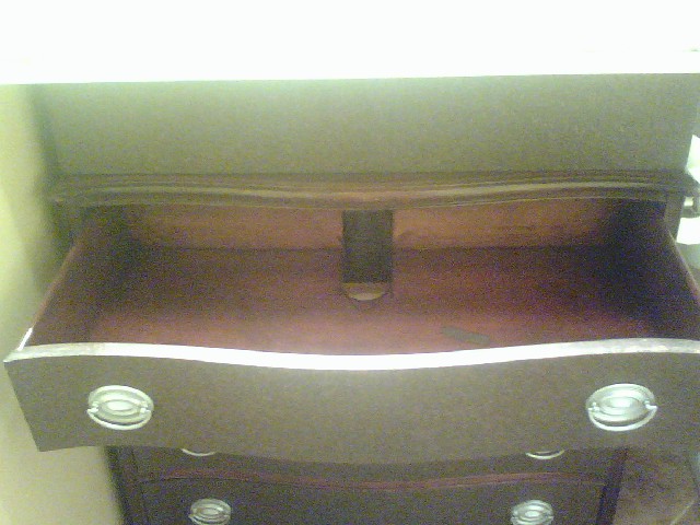 Name:  top drawer on vanity.jpg
Views: 1744
Size:  77.7 KB