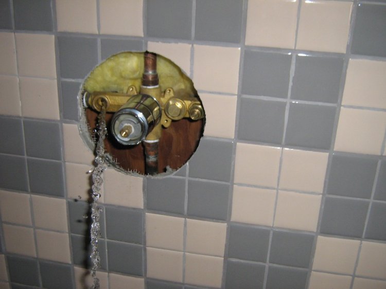 Name:  shower valve more pics 001.jpg
Views: 713
Size:  47.2 KB