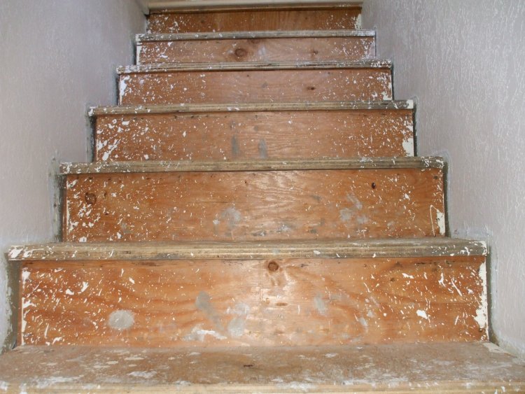 Install Hardwood Flooring Stairway