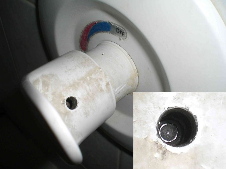 Tub handle won't come off