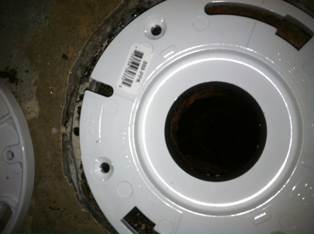 3 inch toilet flange sits directly on top of the 3 inch drian pipe