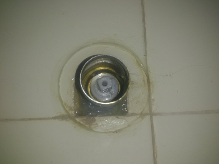 Clogged cold water shower knob